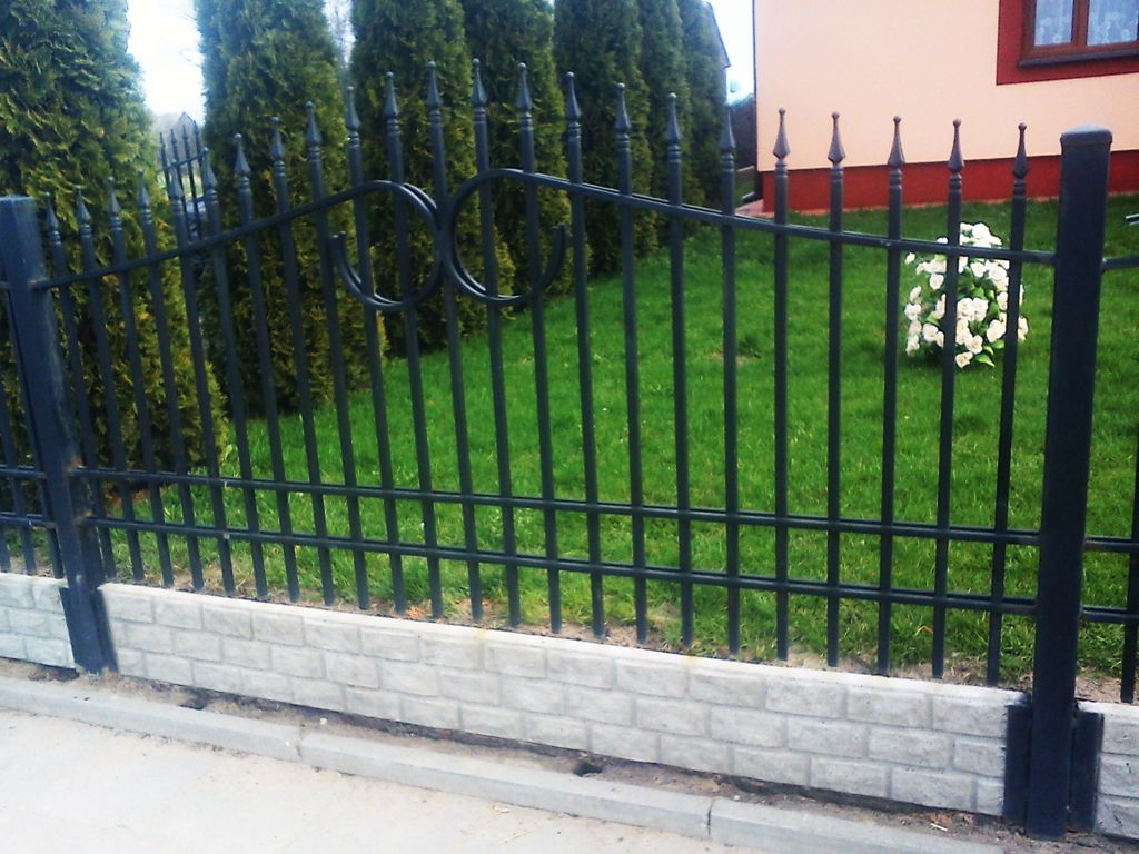 Metalowe słupki ogrodzeniowe Białystok.